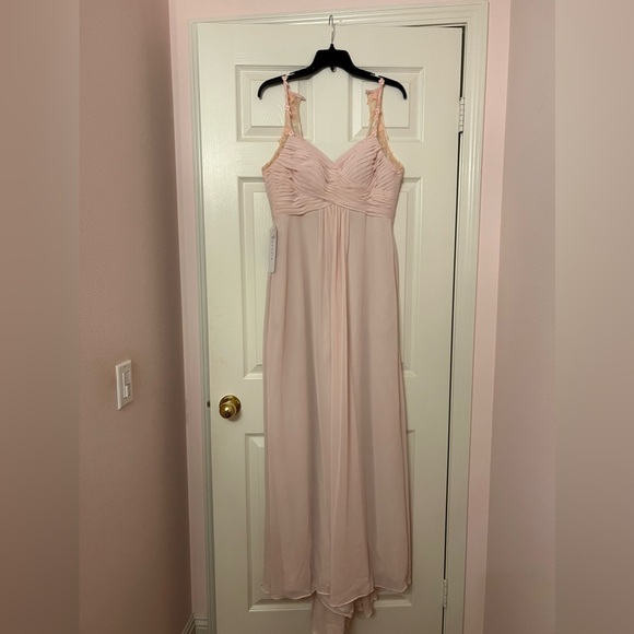 Pink formal dress - make an offer! - Picture 2 of 9